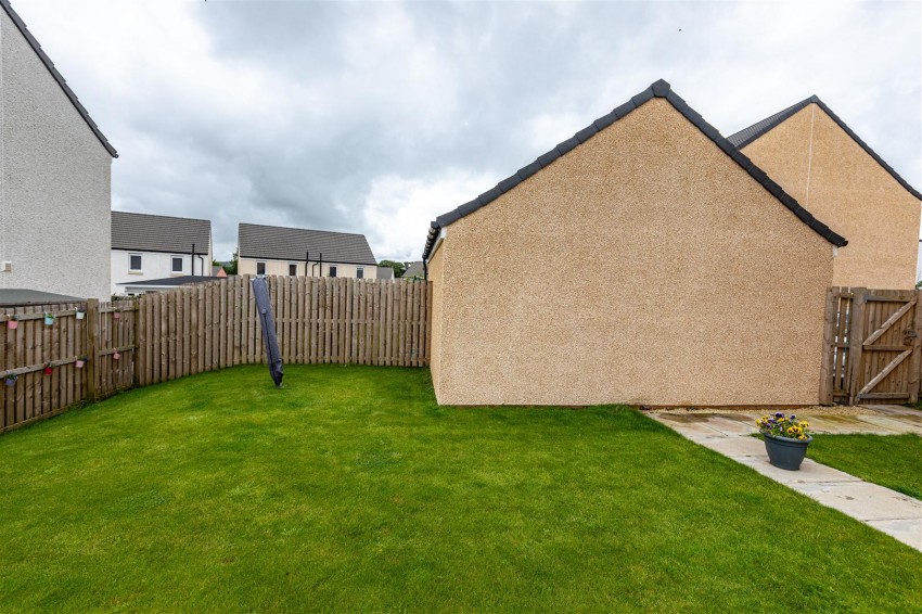 Images for 22 Knoll Park Place, Galashiels