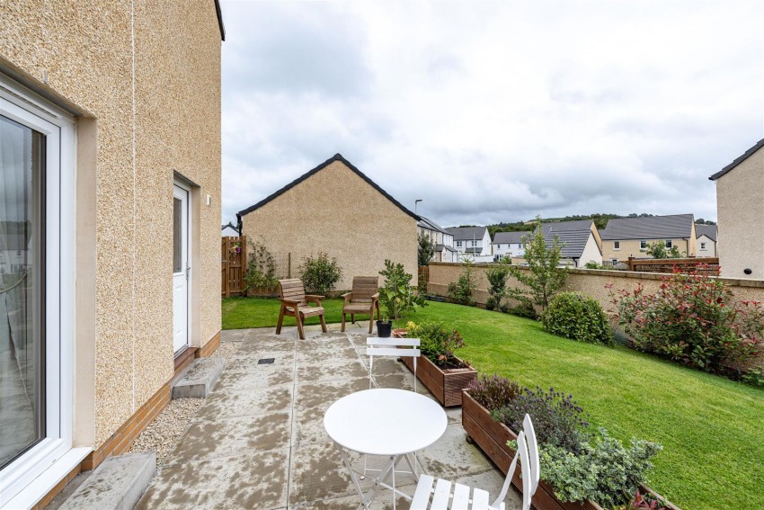 Images for 14 Knoll Park Place, Galashiels