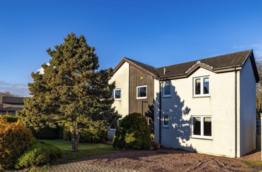 Images for 1 Lochend, Tweedbank