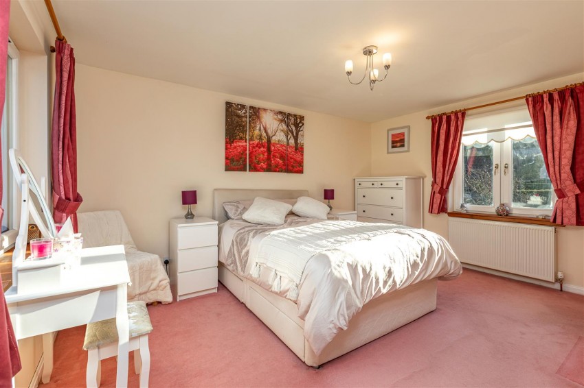 Images for 1 Lochend, Tweedbank