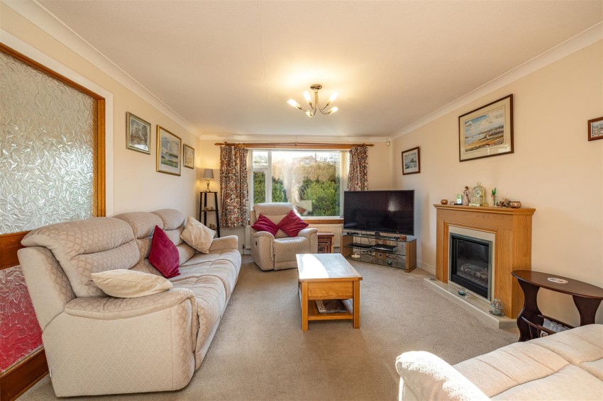 Images for 1 Lochend, Tweedbank