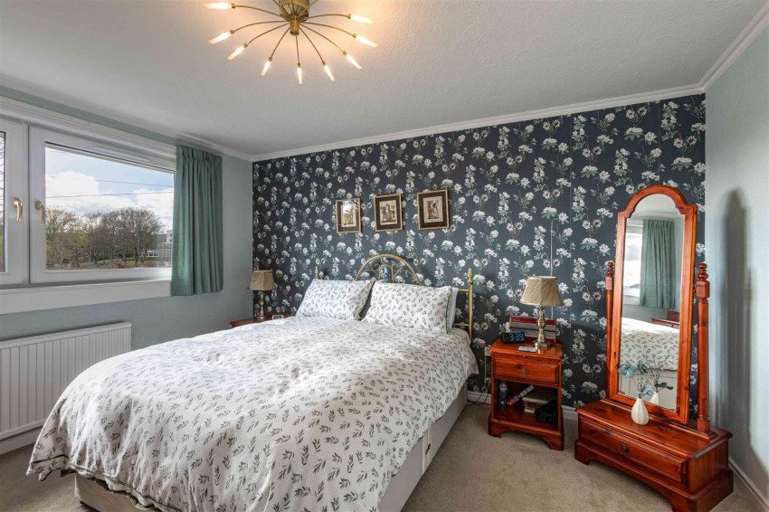 Images for 6 Eildon Lodge Gardens, Galashiels